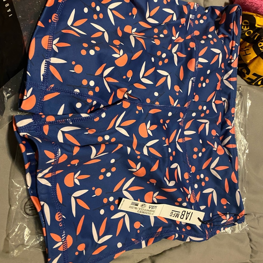 I AM BECOMING shorts with tags size medium